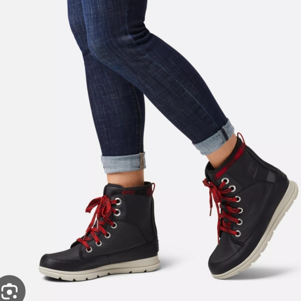 Sorel Black Winter Rain Boots with Red Laces